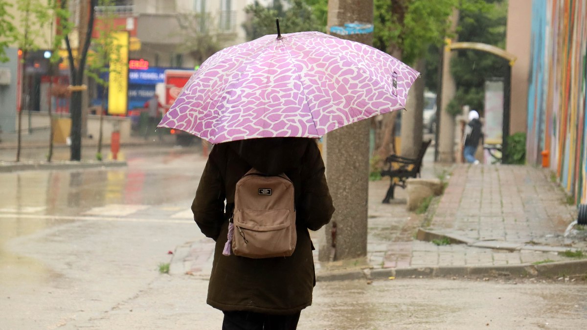 Türkiye genelinde hava sıcaklıkları 12 derece azalacak: İstanbul’da kar yağabiilir
