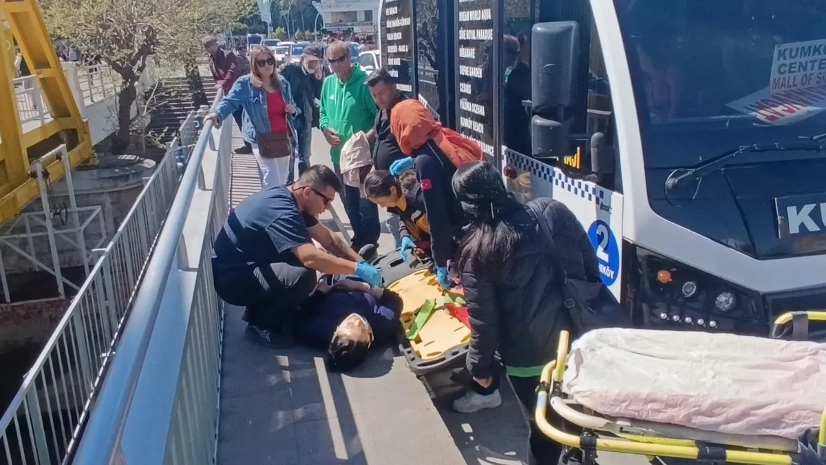 AntalyaManavgat’ta kaza: Turistler yaralandı! Tarihi köprüde ilginç görüntüler!